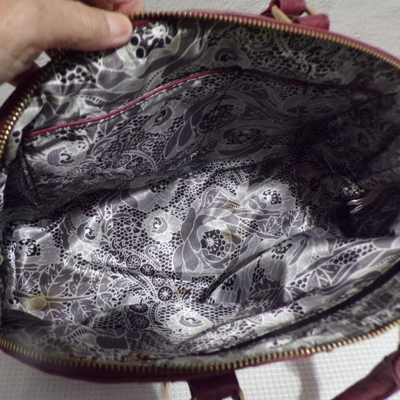 Ostrich Like Faux Leather Burgundy & Gold Accents Handbag with Gray Lining - Picture 4 of 5